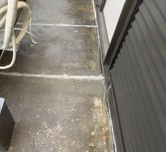 ベランダ　プライマー塗布完了